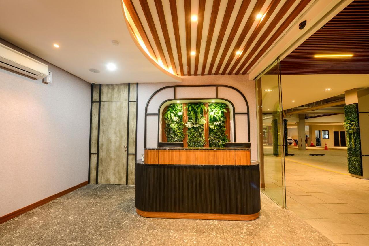 Nata Azana Hotel Solo ภายนอก รูปภาพ
