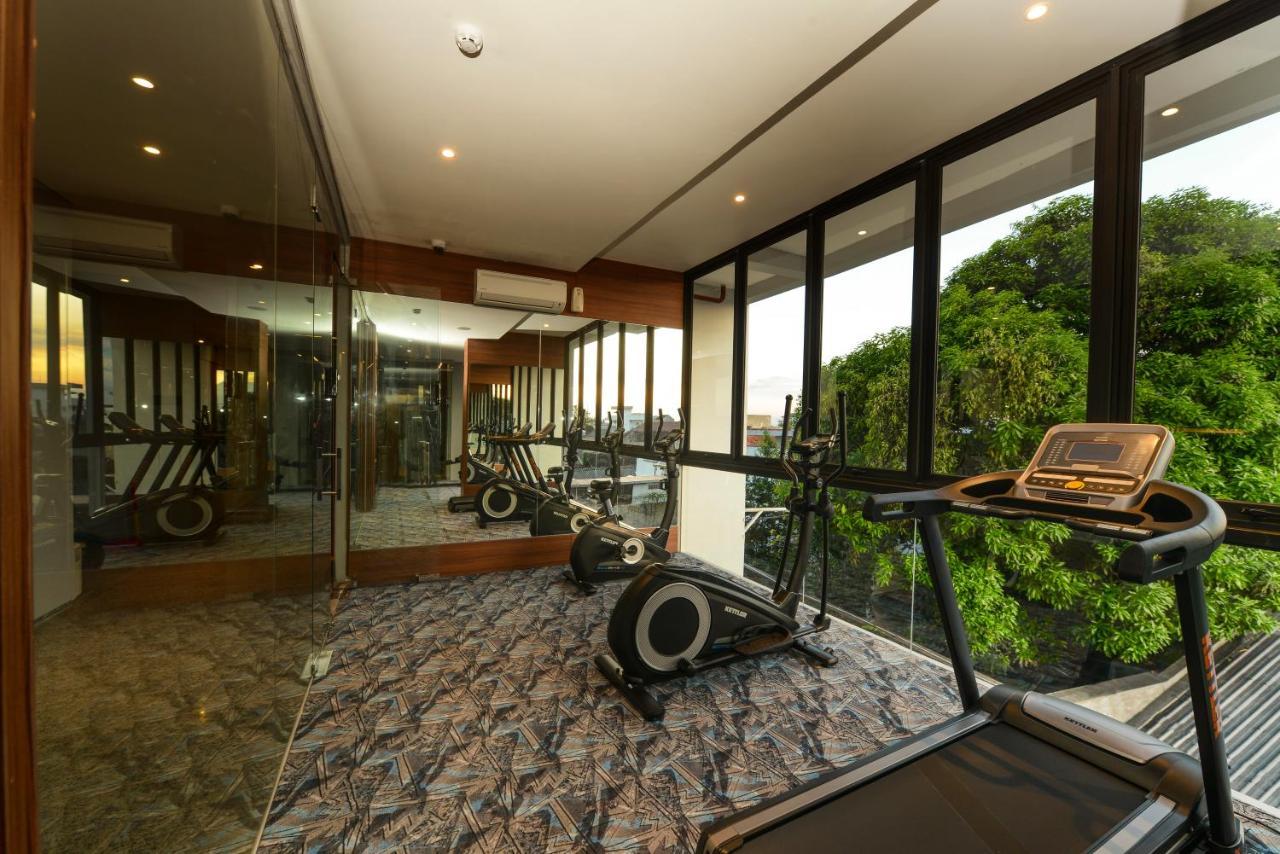 Nata Azana Hotel Solo ภายนอก รูปภาพ