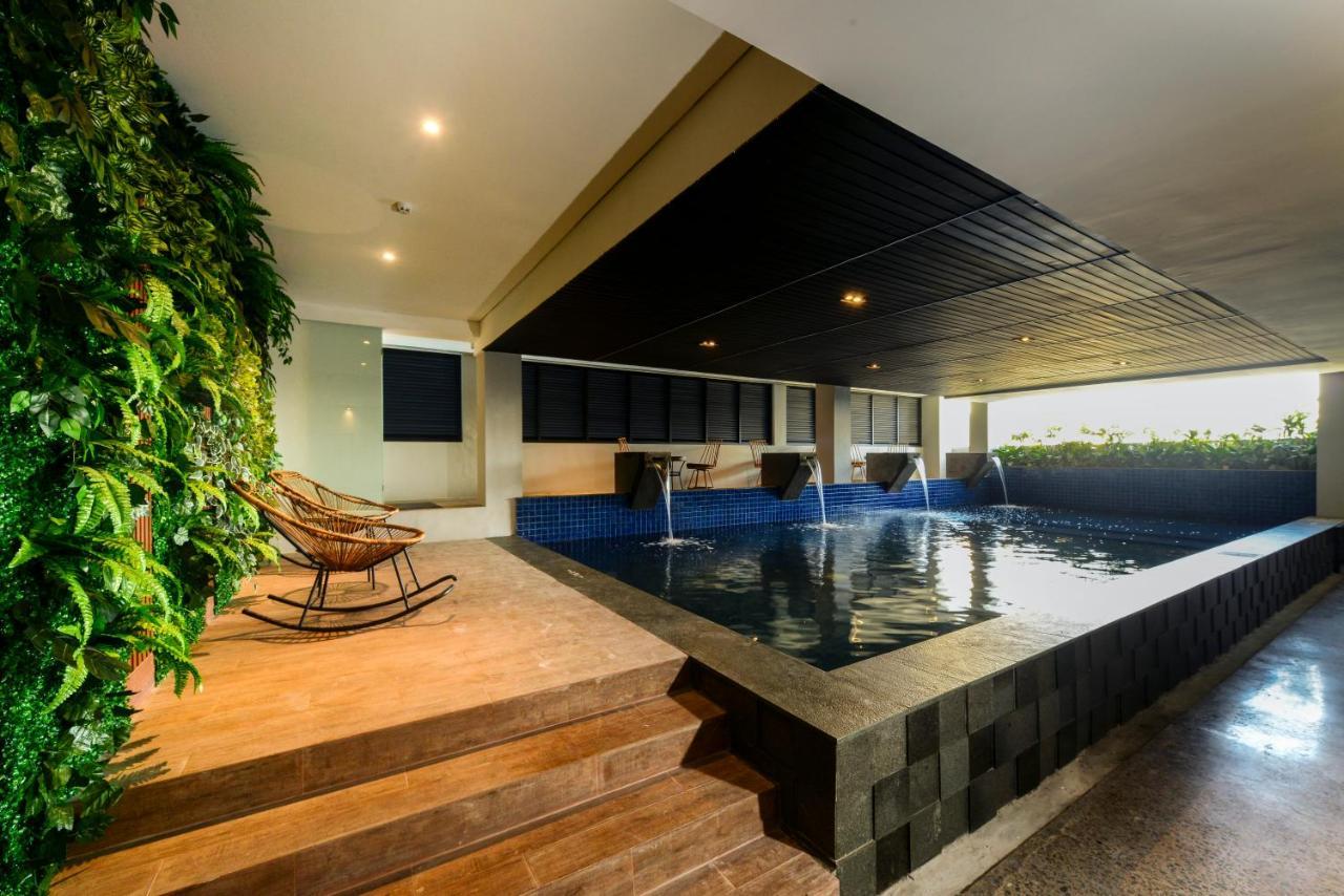 Nata Azana Hotel Solo ภายนอก รูปภาพ