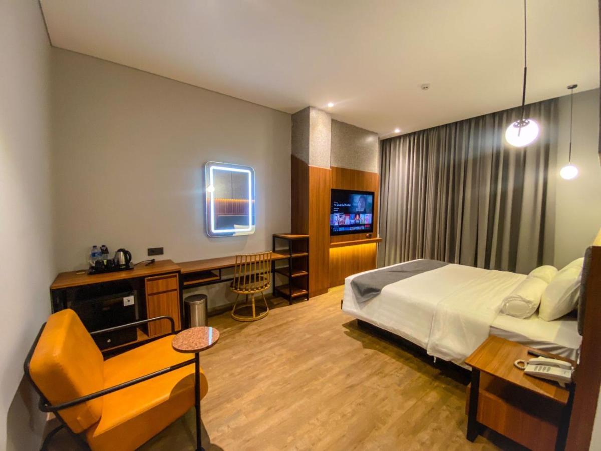 Nata Azana Hotel Solo ภายนอก รูปภาพ